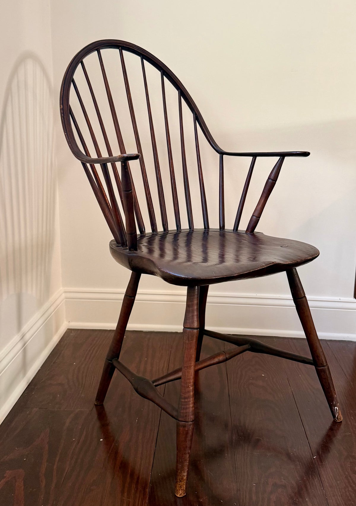 Antique American Continous Arm Windsor Chair, Connecticut, c. early 1800s